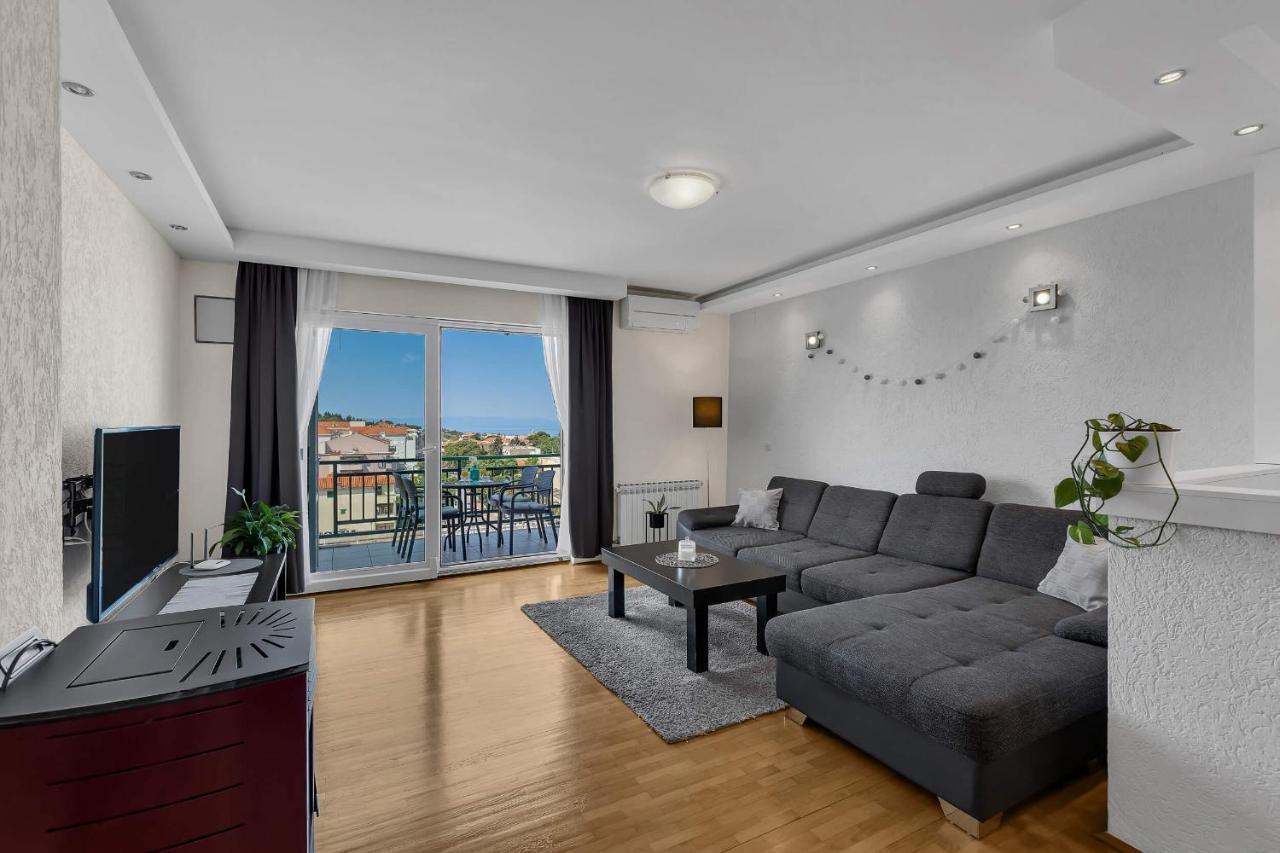 Urban Apartament *